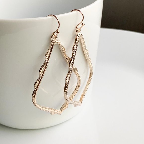 Jewelry - NEW Large Frame Earrings (rose gold)
